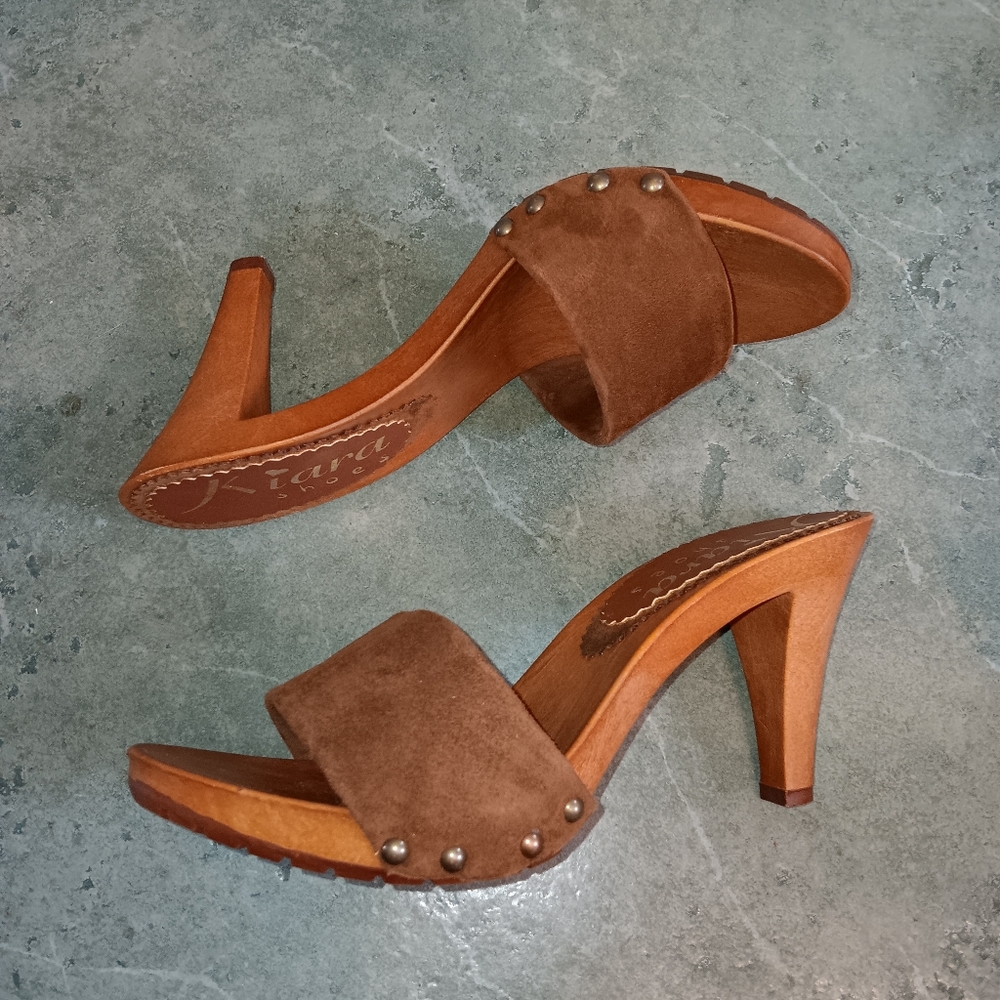 Kiara Shoes Italy Brown Suede Slides Sandals 7M NEW